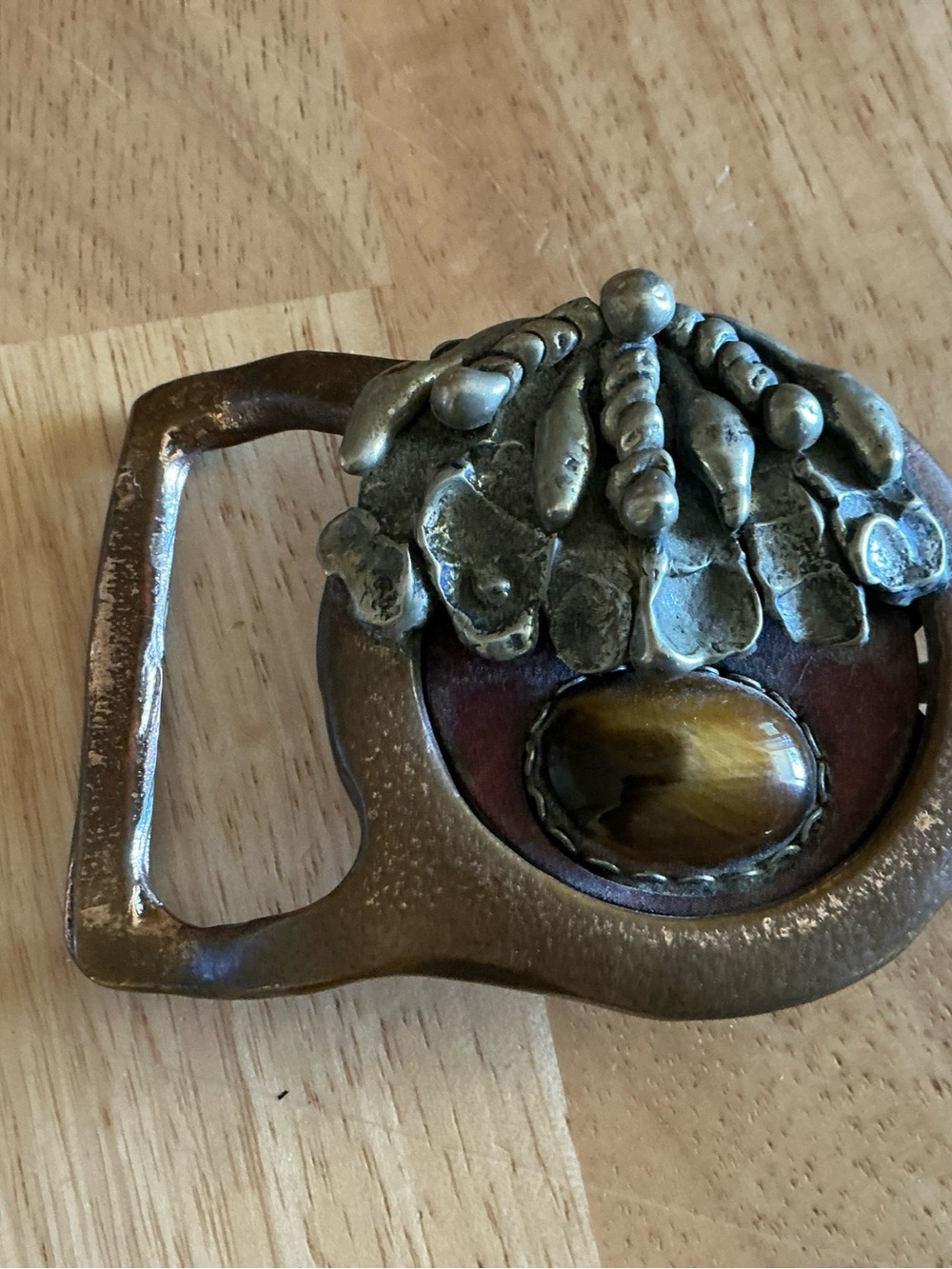 Men's the master work hand crafted real tiger eye stone belt bulkle.